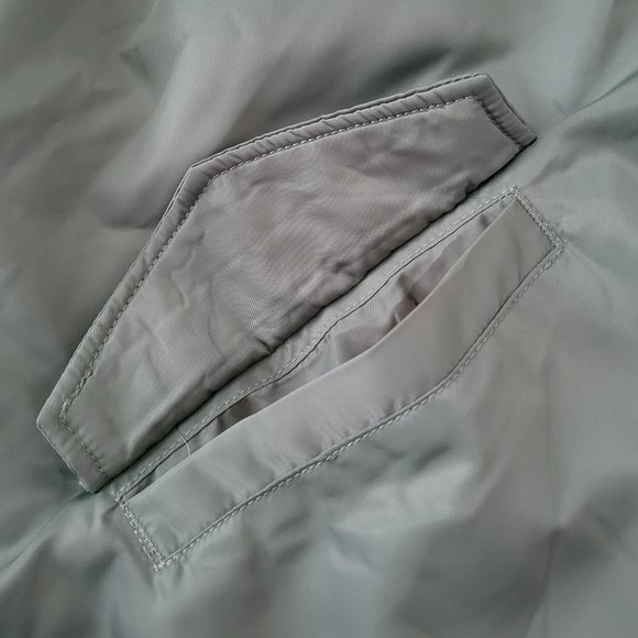 LOVE TREE Olive Jacket Size Medium two pockets + one pocket on the left arm NEW - Picture 6 of 7